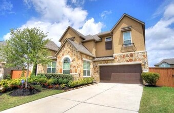 Building Photo - 17322 Milrig Ct