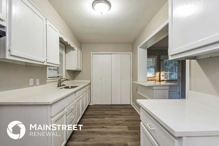 Building Photo - 5041 Davis Cove