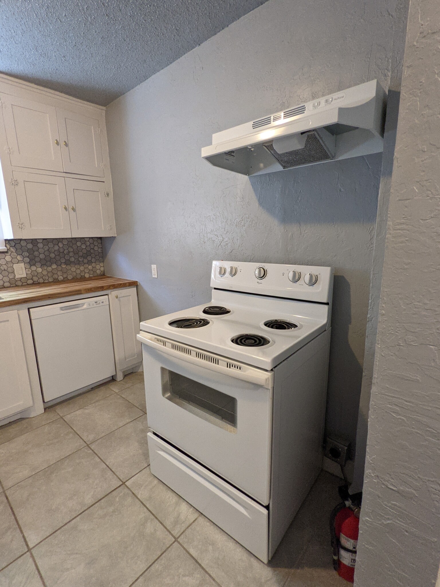 Electric stove/oven included - 529 NW 32nd St