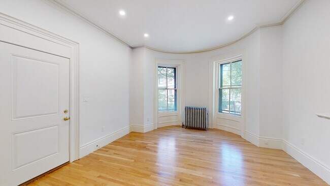 Building Photo - 2 Brimmer St