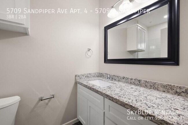 Building Photo - 5709 Sandpiper Ave