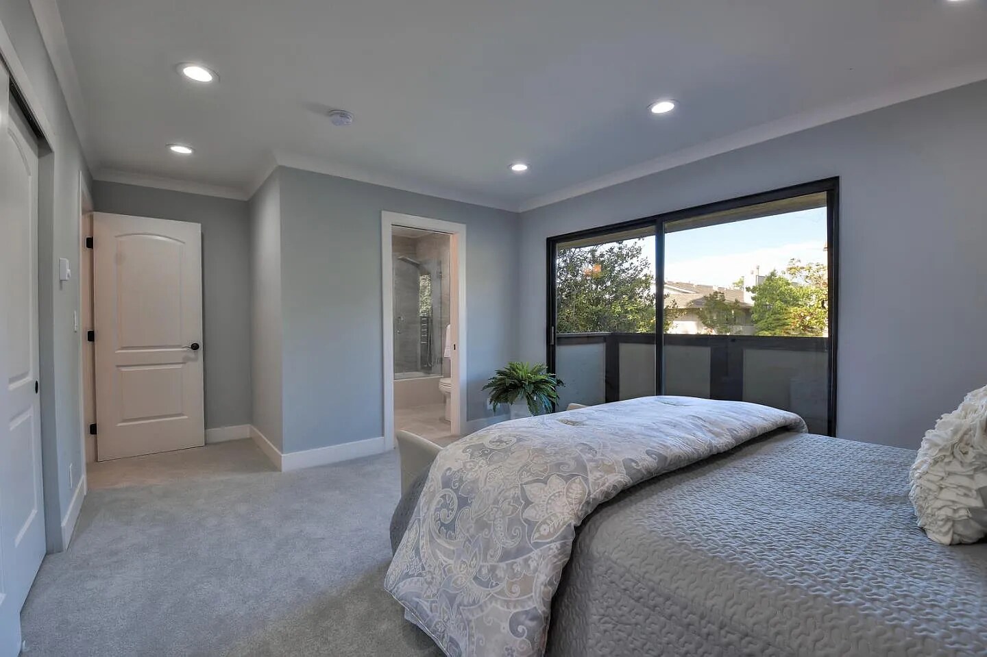 Building Photo - 494 Lassen St