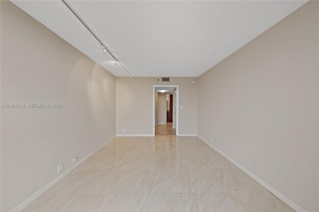 Building Photo - 4000 Towerside Terrace