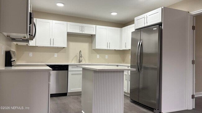 Building Photo - 5933 Jammes Rd