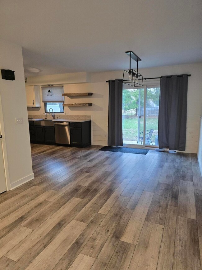 Building Photo - 2344 E Textile Rd