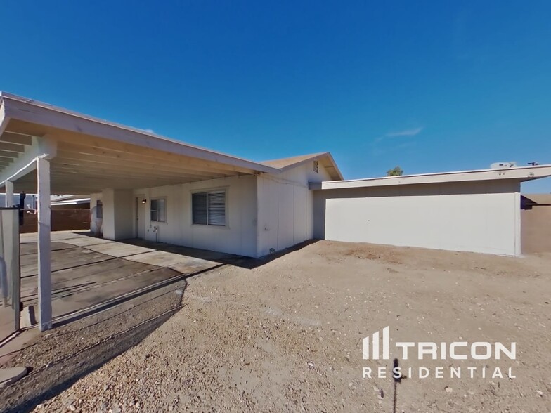 Building Photo - 13313 W Sierra Vista Dr