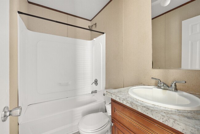 Building Photo - 4805 41st St E