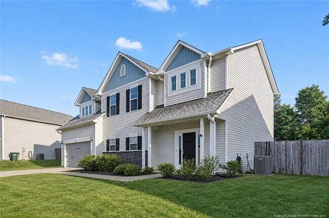 Building Photo - 143 Ledgebrook Ln