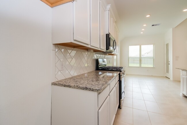 Building Photo - 9451 Vis Fls Trce