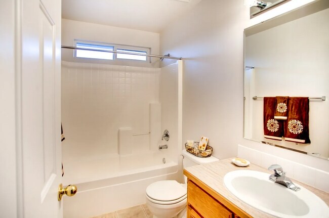 Building Photo - Terrific Home In Amazing Neighborhood!