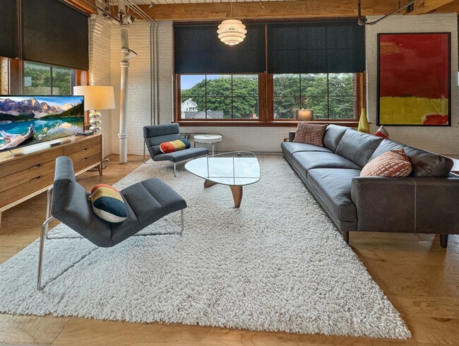 Building Photo - 110 Harvard St