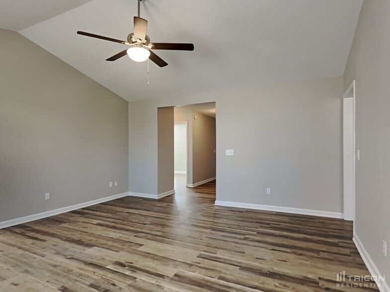 Building Photo - 455 Hunters Crossing Dr