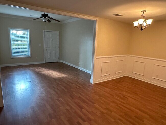 Building Photo - 6 Hudson Hollow Road