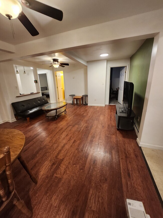 Building Photo - 61 Walnut Street