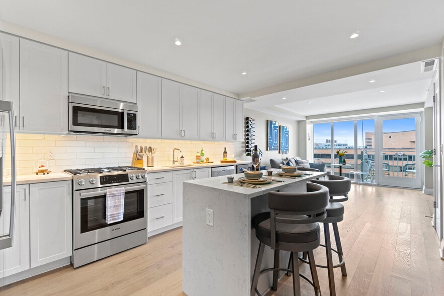 Building Photo - 925 N Fairfax St