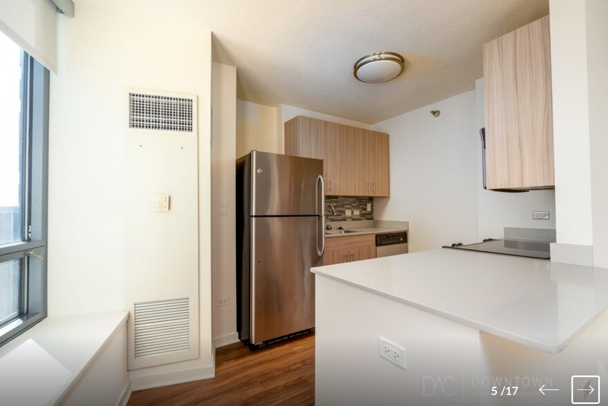 Building Photo - 645 N Kingsbury St