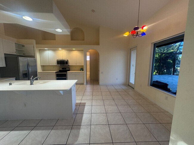 Building Photo - 401 SW 33rd Ave