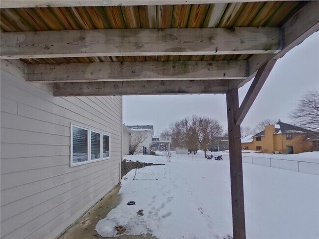 Building Photo - 14885 Crandall Ave.