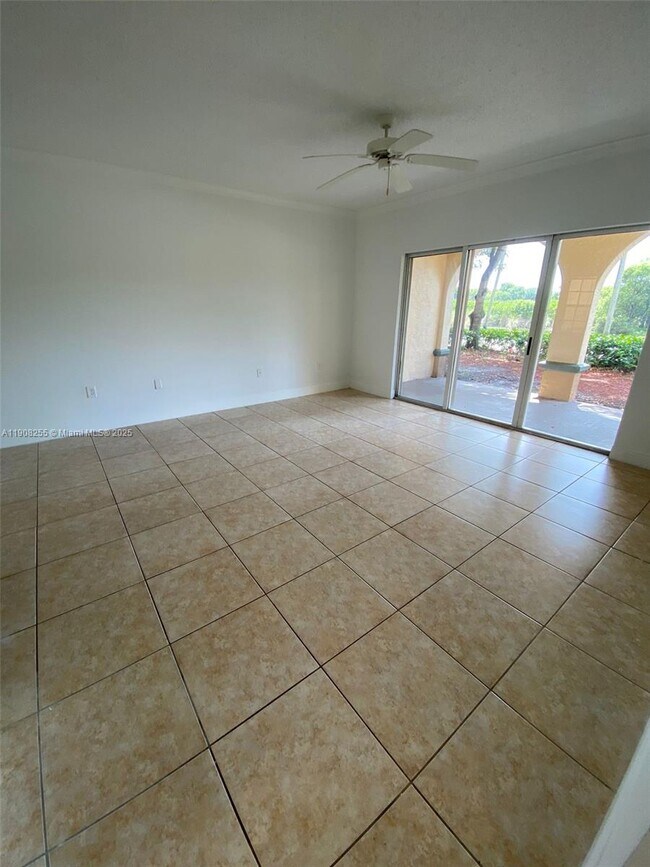 Building Photo - 2452 Centergate Dr