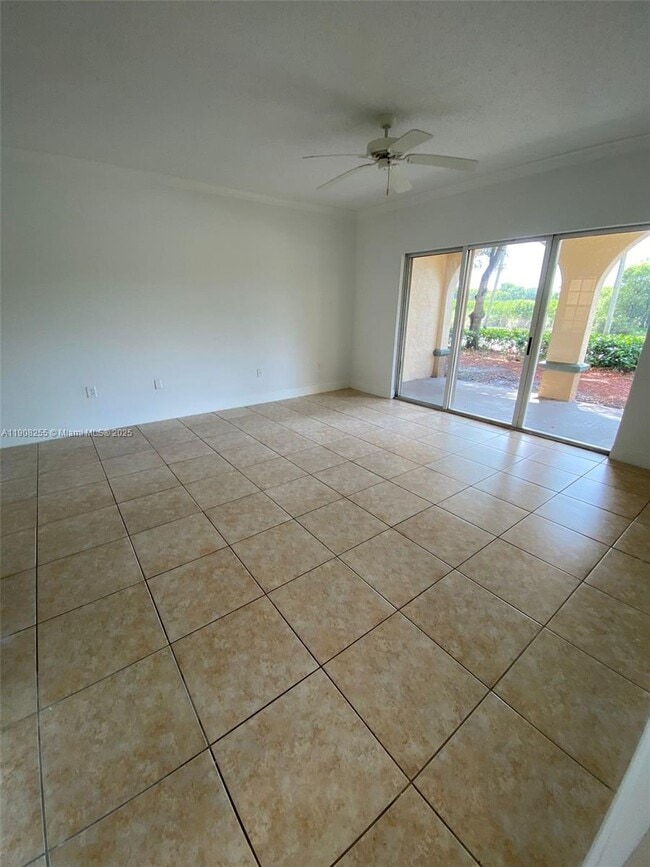 Building Photo - 2463 Centergate Dr