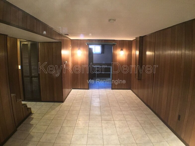 Building Photo - 1285 S Holly St