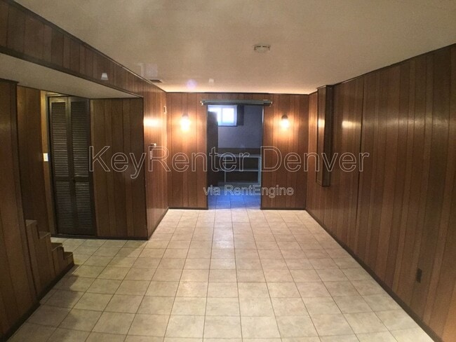 Building Photo - 1285 S Holly St