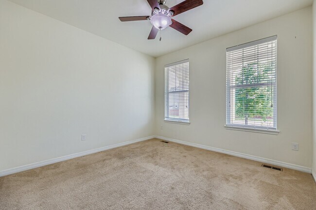 Building Photo - 14810 Vienna Cir