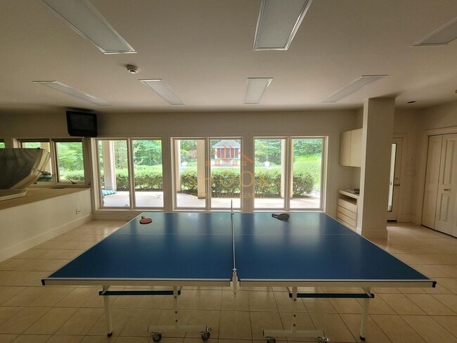 Building Photo - STUNNING LUXURY HOME - EVERYTHING YOU NEED - SHORT-TERM AND FURNISHED OPTIONS AVAILABLE