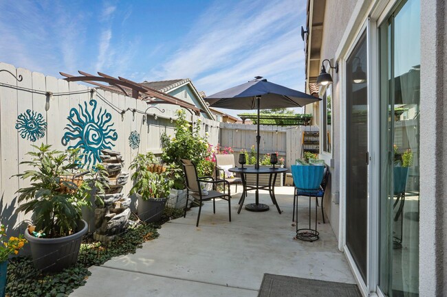 Building Photo - Spacious 5 Bedroom Home in Lodi with 1st f...