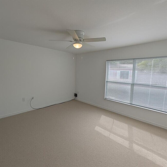Building Photo - 10562 Windsor Lake Ct