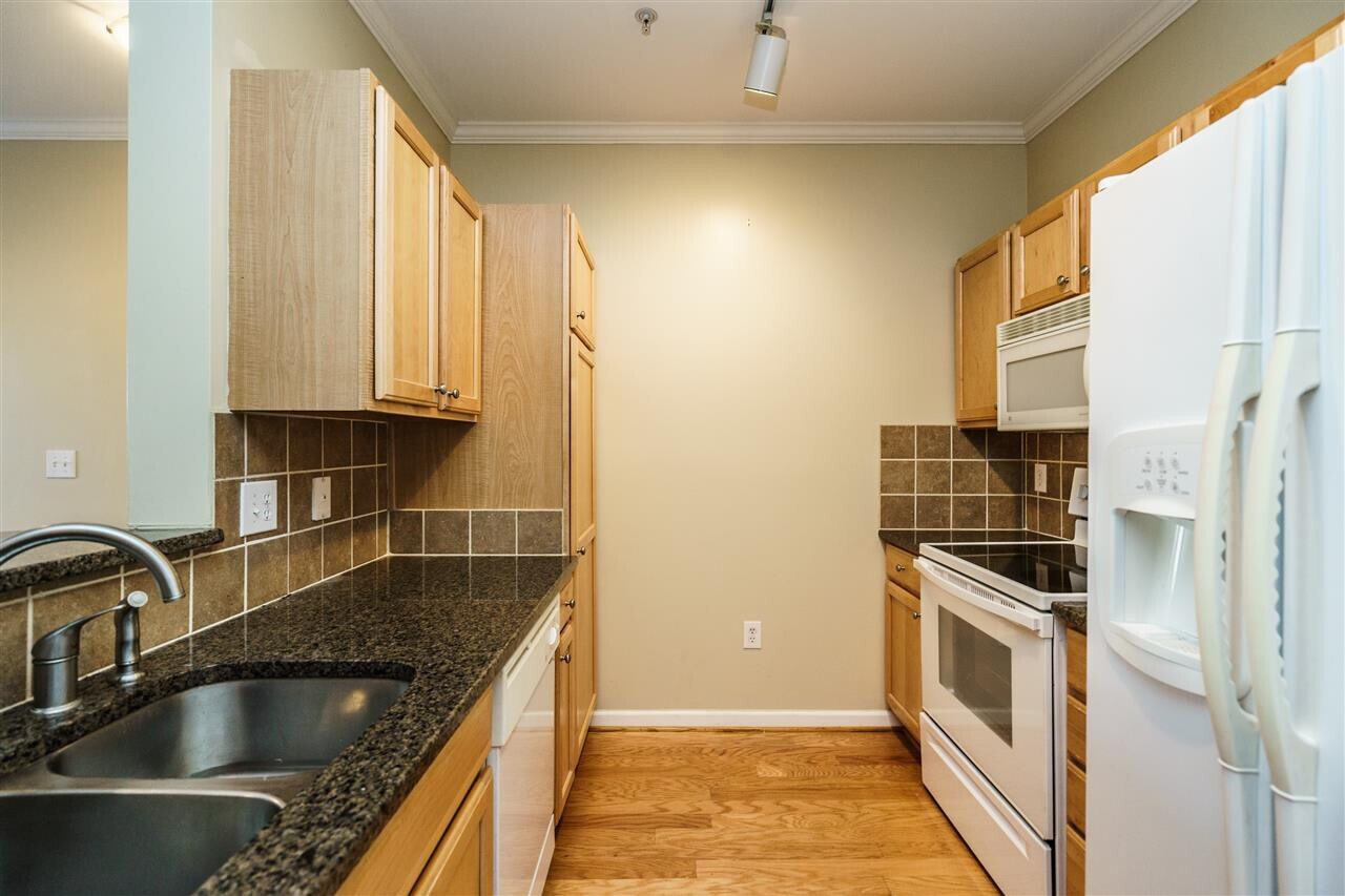 Building Photo - 800 Moratuck Dr