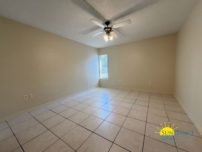 Building Photo - Cozy 2 Bedroom Condo in Spanish Villas!