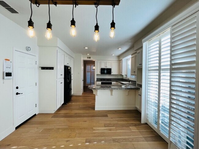 Building Photo - Move-in Ready 3BD/2.5BA, Two-Story Home in Stony Brook in Downtown Danville