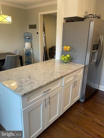 Building Photo - 703 Chetworth Pl