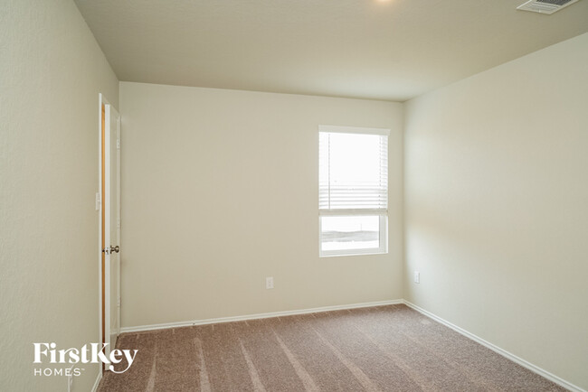 Building Photo - 9806 Littleton Grist