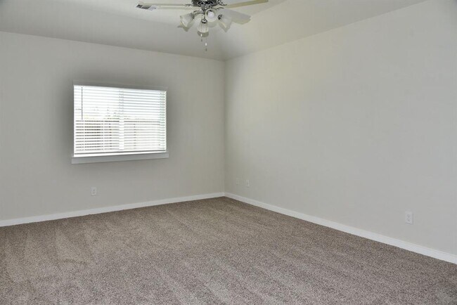 Building Photo - 358 Shoreview Dr