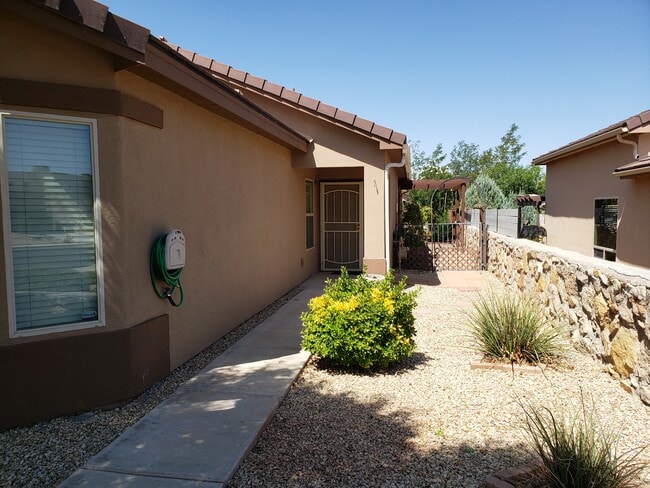 Building Photo - 2541 Prado Del Sol Ave