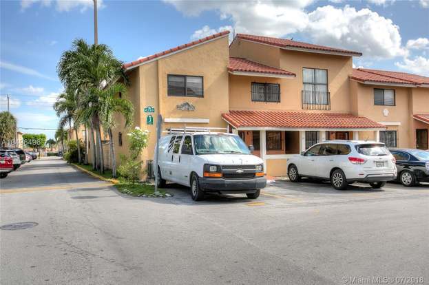 Building Photo - 2740 W 61st St