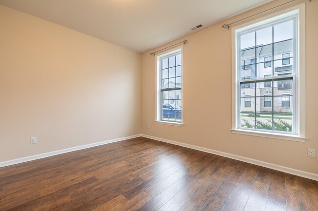 Building Photo - 2715 S Spurway Dr