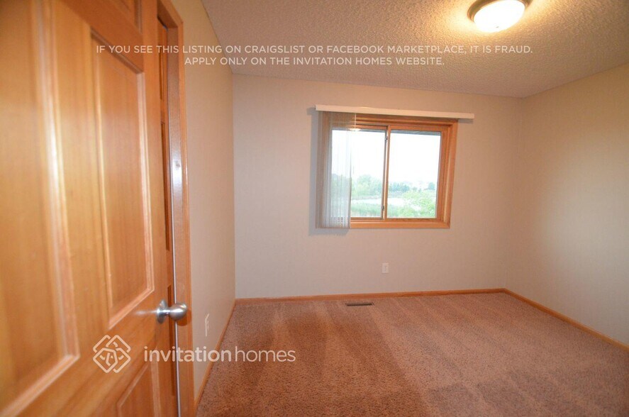 Building Photo - 713 3rd St SW