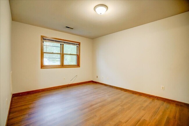 Building Photo - 58 Sunfish Ct
