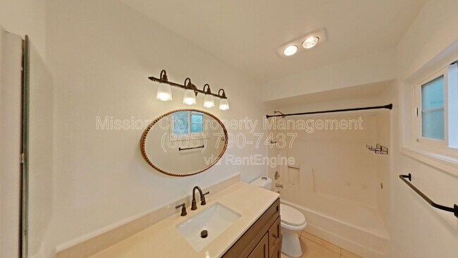 Building Photo - 432 Via Rosa