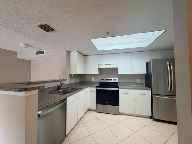 Building Photo - 5025 Wiles Rd