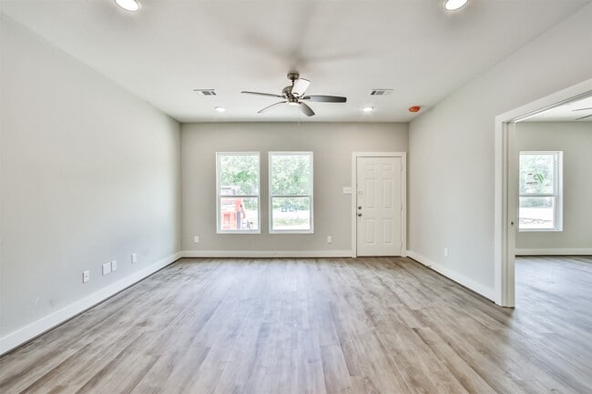 Building Photo - 420 Ave B