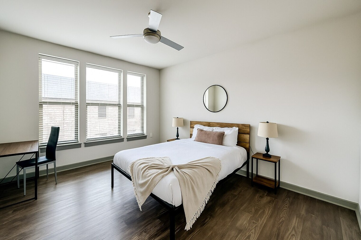 Building Photo - 305 E Broadway St