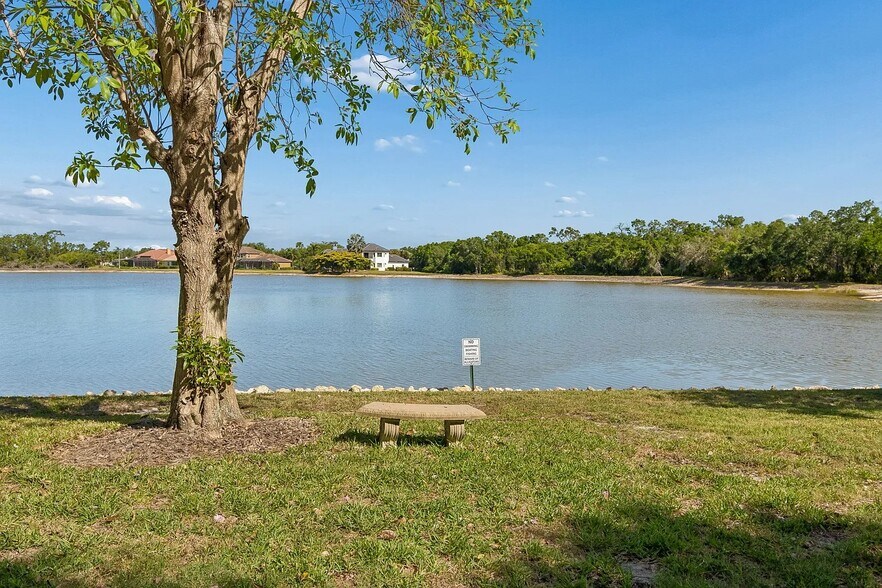 Building Photo - 7702 Lake Vista Ct