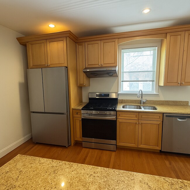 Building Photo - 20 Alcott St