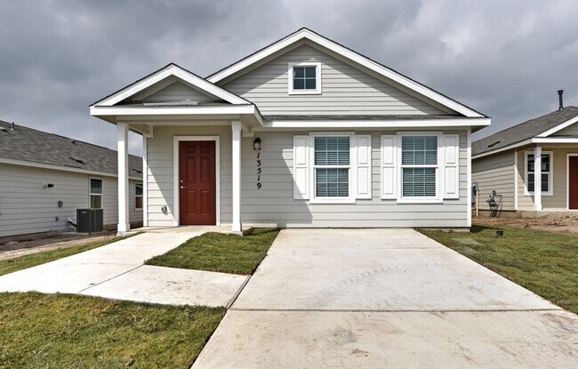 Building Photo - NEAR GOLF COURSE  |  3 BEDROOMS  |  2 BATH...