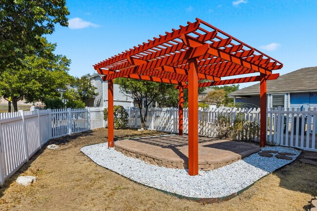 Building Photo - $500 Off One Month's Rent! Beautiful 4 Bedroom Corner Lot Home in Plum Creek