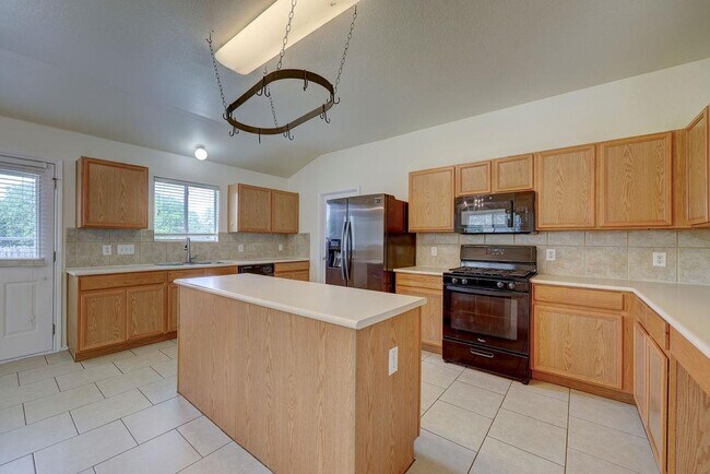 Building Photo - 129 Dove Song Dr
